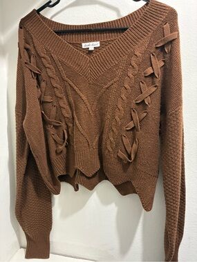 Brown V‑Neck Cable Knit Sweater